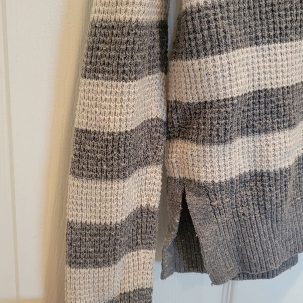 Striped sweater - Picture 3 of 3